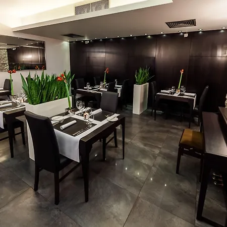 Hotel Queen Boutique 4*