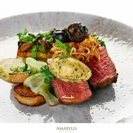 Queen Boutique Hotel 4*