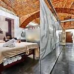 Hotel Queen Boutique 4*