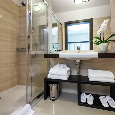 クイーン ブティック クラクフ