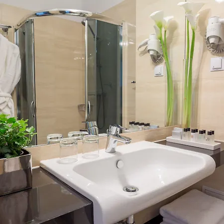 Отель Queen Boutique