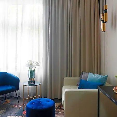 Queen Boutique Hotel