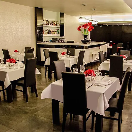 Queen Boutique Hotel 4*