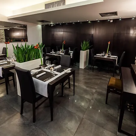 女王精品酒店 酒店 4*