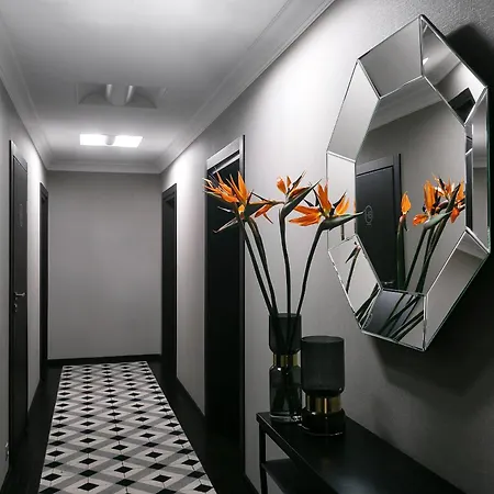 Hotel Queen Boutique 4*