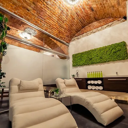 Queen Boutique Hotel